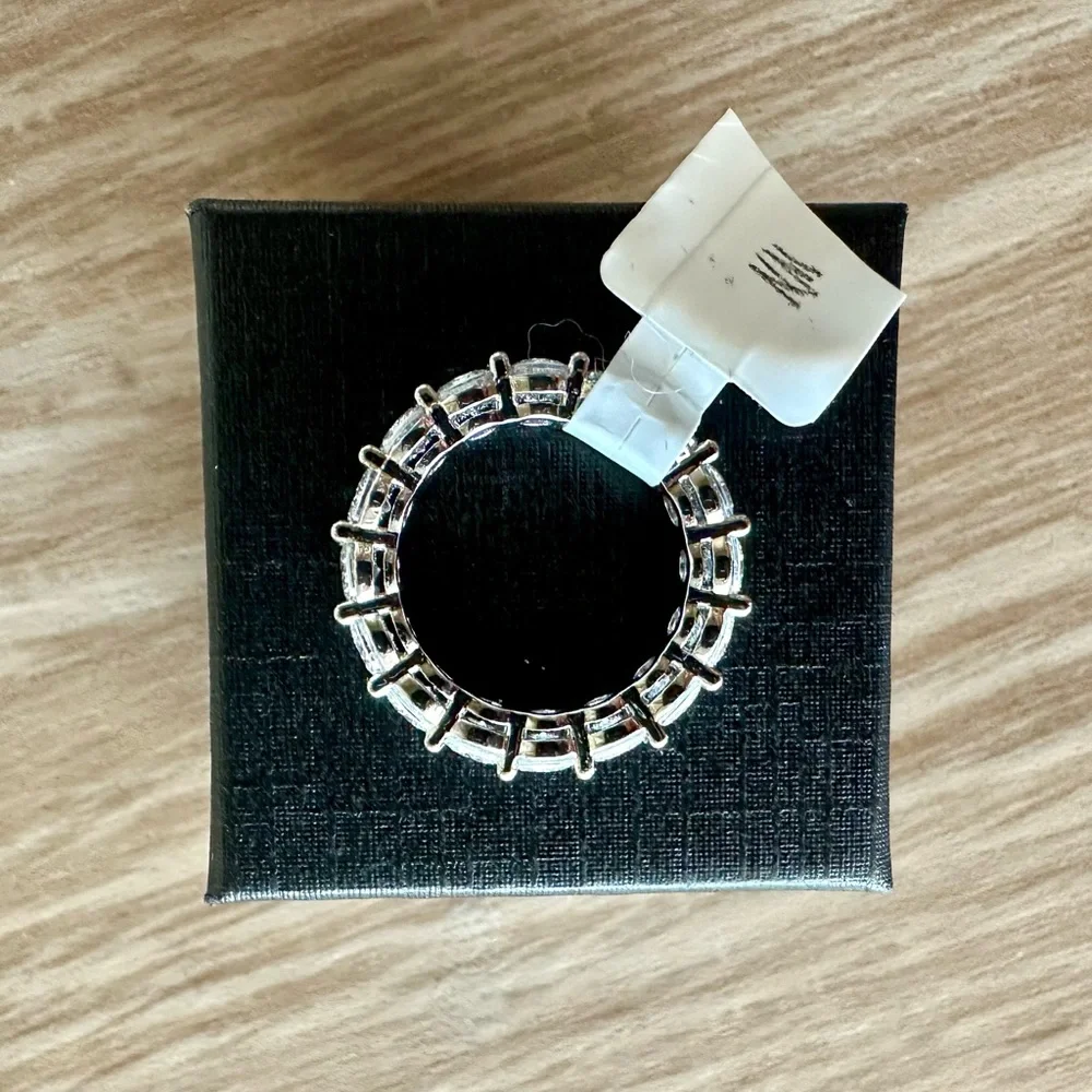NWT 4.5ct Eternity Band - Round Solitaire Stones - Neiman Marcus - Size 6 - Picture 6 of 15